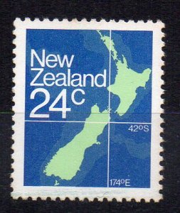 NEW-ZEALAND - 1982 - MAP OF THE ISLAND - 24c -