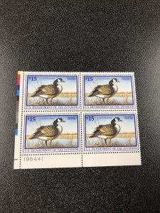 Duck Stamp 1998 RW-64 - Canada Goose - Block Of 4 With Plate Block Number XF MNH