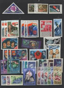 Russia selection of 19 VFMNH Space topical sets CV $19.70