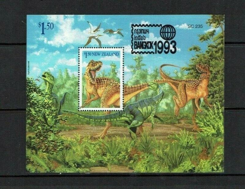 New Zealand: 1993, Prehistoric Animals, Mint set + 2 miniature sheets.