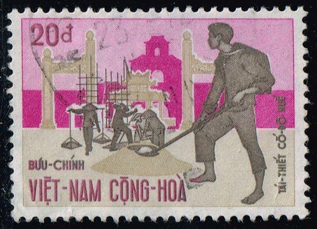 Viet Nam (South) #375 Reconstruction of Hue; Used (0.50)