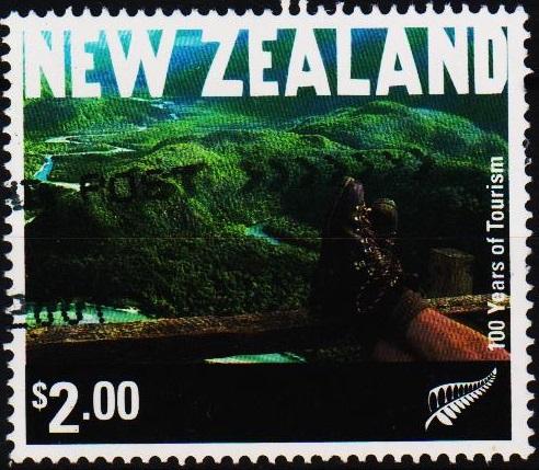 New Zealand. 2001 $2 S.G.2430 Fine Used