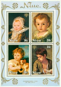 R2-0033 NIUE 240a MH SS YEAR OF THE CHILD SCV $2.10 BIN $1.00