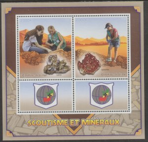 SCOUTS & MINERALS perf sheet containing 2 values & 2 labels mnh