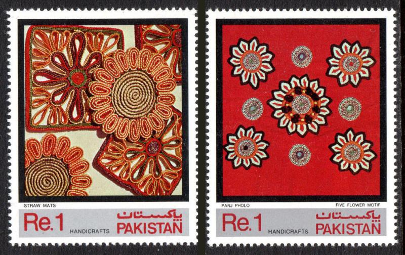 Pakistan 582-583, MNH. Handicraft. Straw mate, Five-flower cloth design, 1983