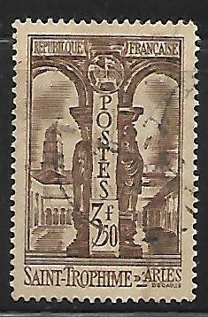 France -  View of St. Trophime at Aries - Scott #302 - F-VF - Used