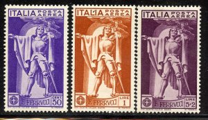 Italy # C20-22, Mint Hinge Remain.