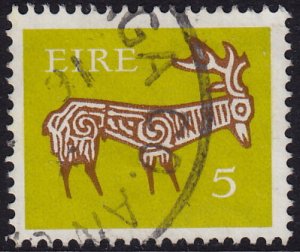 Ireland - 1971 - Scott #298 - used - Stag