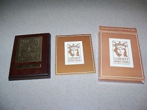 Avon Scott 566 Statue of Liberty Brass Wall Plaque w/ Original Box and booklet