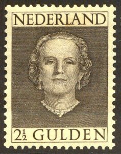 NETHERLANDS #320 Mint NH - 1949 2 1/2g Juliana