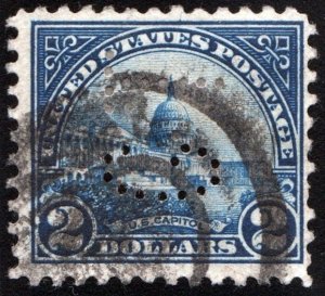 SC#572 $2.00 U.S. Capitol Single (1923) Used/Perfin