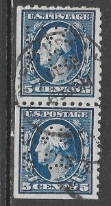 USA 428: 5c Washington, perfin pair, used, SE