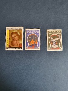 Stamps Dominica Republic Scott #777-8, C250 never hinged