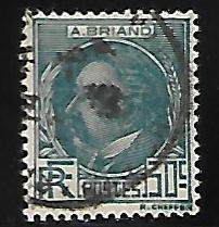 France -  Aristide Briand - Scott #291 - F- VF - Used