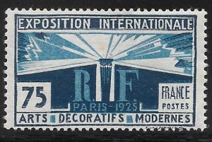 France - Scott #225  F-VF - Mint Never Hinged (NH)