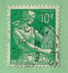 France 1959 Scott 833A used - 10fr,  Farm Women holding wheat