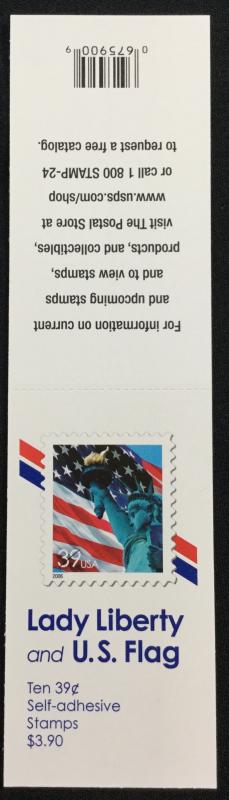 US #3978a MNH Booklet of 10 Flag/Statue of Liberty SCV $8.50