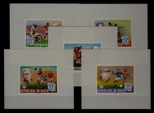 Niger 412-16/ 5 MNH s/s Football-78