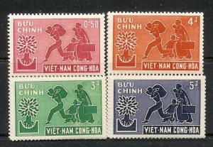 South Vietnam 1960 SC#132-35 Refugee Fami. Wry Emblem Set NH