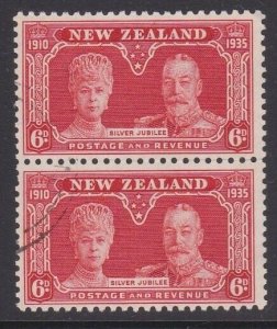 NEW ZEALAND 1935 Silver Jubilee 6d fine used pair - ACS cat NZ$80...........z552