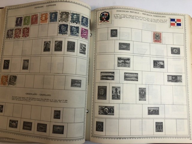 The New World Wide Postage Stamp Album Lots Of Old Stamps