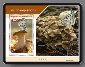Niger - 2021 Mushrooms and Insects - Stamp Souvenir Sheet - NIG210103b