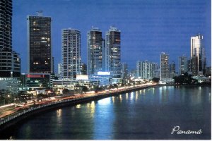 POSTCARD Panama- Panama City- Balboa Avenue - Unaddressed