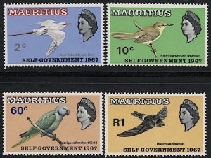 MAURITIUS Scott 302-305 QEII Mint MNH - BIRDS set - Self Government 1967