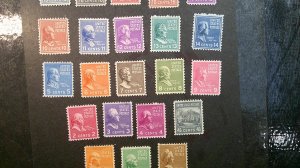 U.S.A 1938 Presidential issue Scott# 803-834 complete hinged set