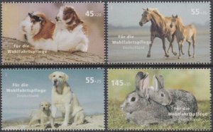 GERMANY Sc # B992-5 CPL MNH SET of 4: PETS, YOUNG and OLD