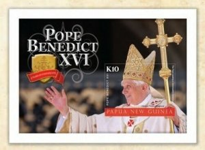 Papua New Guinea 2010 - Famous People / Pope Benedict XVI Souvenir sheet MNH