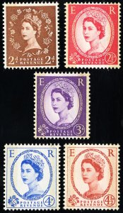 Great Britain Stamps # 356c-60a MLH XF Elizabeth II Scott Value $66.00