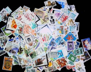 Hundreds of Topical and Commemorative World Stamps to Select Mint & Used LR14-