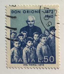 Italy 1972  Scott 1087 used - 50 l,  Father Luigi Orione with Children