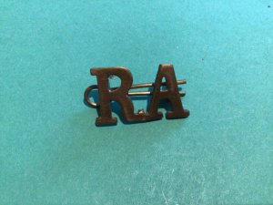 Vintage military cap badge clearance one item as shown A14922