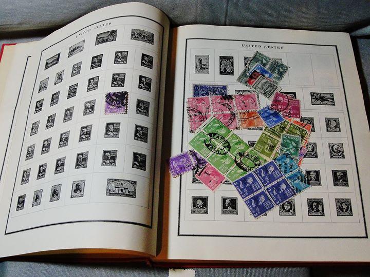 1946 Scott Modern Postage Stamp Album w/Stamps