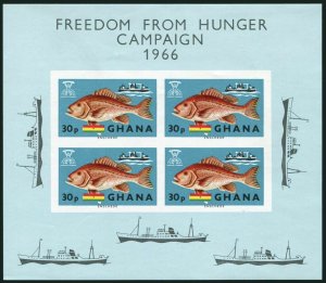 Ghana 254a two colors, MNH. Mi Bl.21. FAO 1966. Fishing, Canoe, Fish, Trawlers.