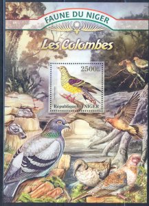 NIGER 2013 FAUNA OF AFRICA   DOVES   SOUVENIR SHEET MINT NH