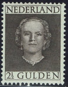 NETHERLANDS 1949 QUEEN 2½G