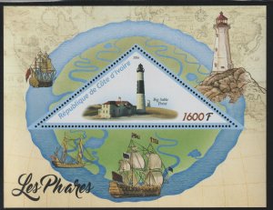 LIGHTHOUSES  perf deluxe sheet with TRIANGULAR VALUE mnh