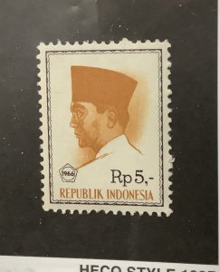 Indonesia 1966 Scott 685 MH - 5r, President Sukarno