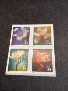 Scott #3487-90 - 34¢ - FLOWERS - Booklet Block of 4 - MNH-2000-US