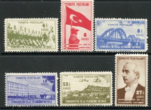 Turkey # 922-7, Mint Hinge Hinge