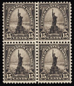 US 696 MNH VF 15 Cent Statue of Liberty Block of 4