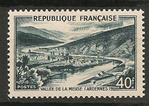 France 631 mint CV $15
