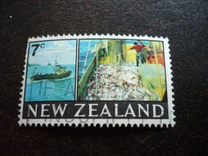 Stamps - New Zealand - Scott# 415 - Used Part Set of 1 Stamp