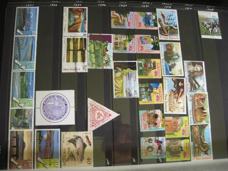 New Zealand collection to 2007 in stockbook U,MH, MNH read description