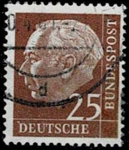 Germany 1960,Sc.#711 used Heuss fluorescent cv. €140