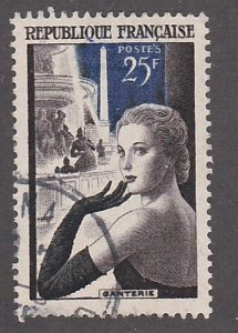 France # 764, Gloved Model, Used