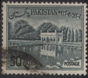 Pakistan 138a (used) 50p Shalimar Gardens, Lahore, dull grn (1964)